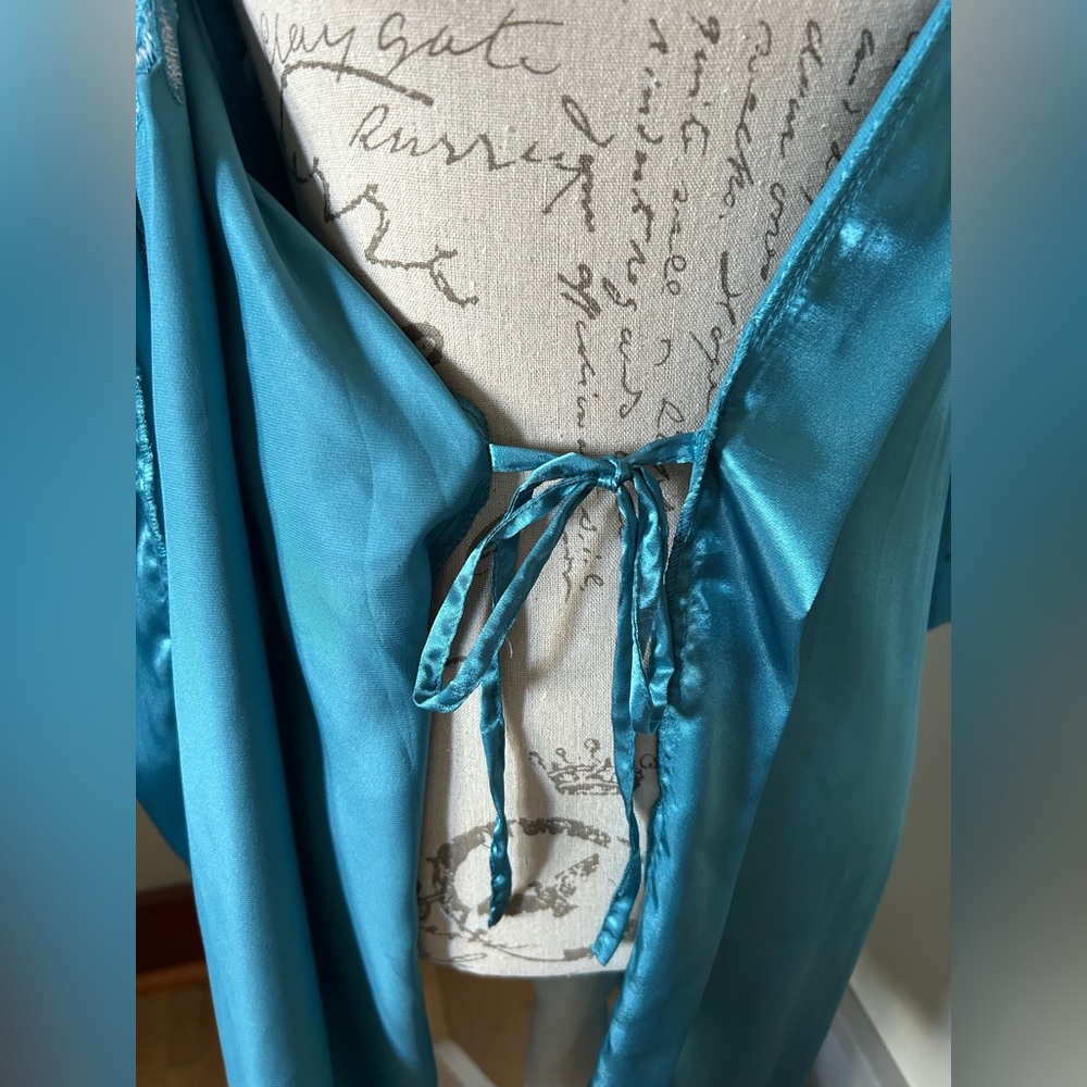 Jessica Brand Blue Robe - Picture 7 of 15